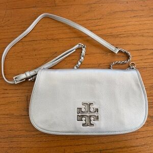 NWOT Tory Burch Britten Metallic Silver Convertible Clutch - READ DESCRIPTION